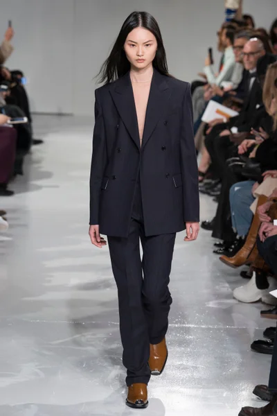 Look 18